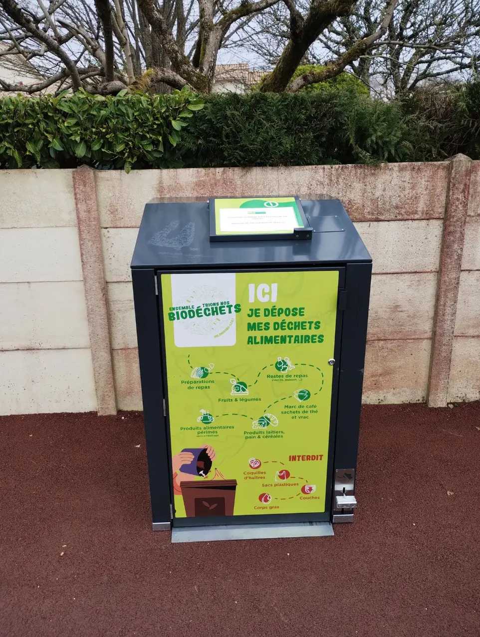 Abri-bac biodéchets