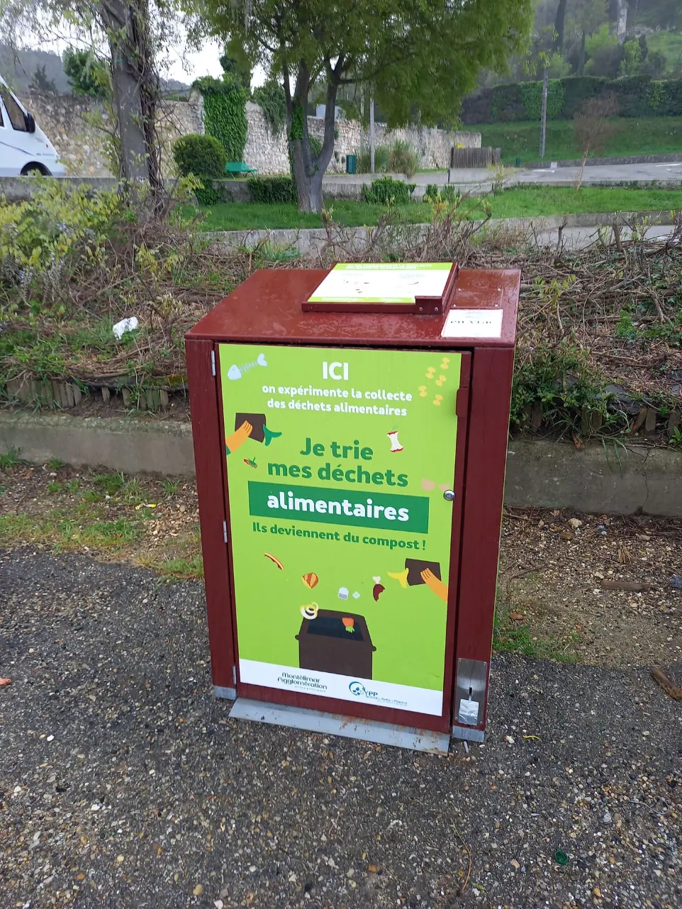 Abri-bac biodéchets Smitom Lombric